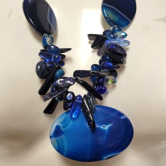 Chunky Black & Blue  Acrylic Nugget Bead Statement Necklace - Picture 4 of 10